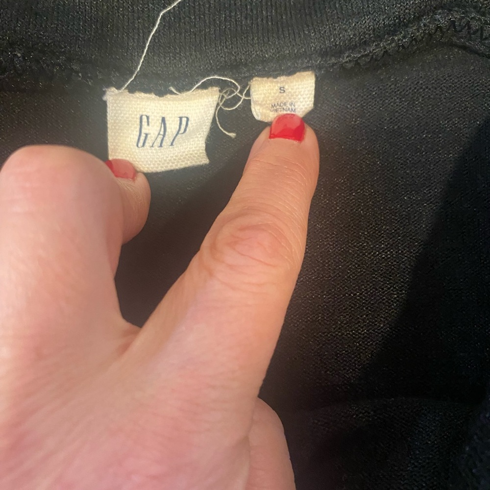 Gap black wrap skirt NWOT.